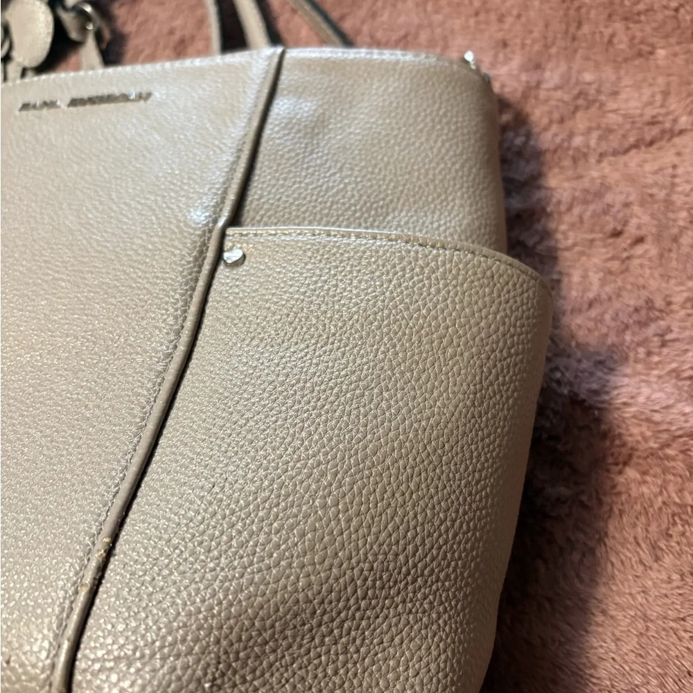 Dana Buchman Beige Leather Shoulder Bag NWOT - Picture 7 of 9